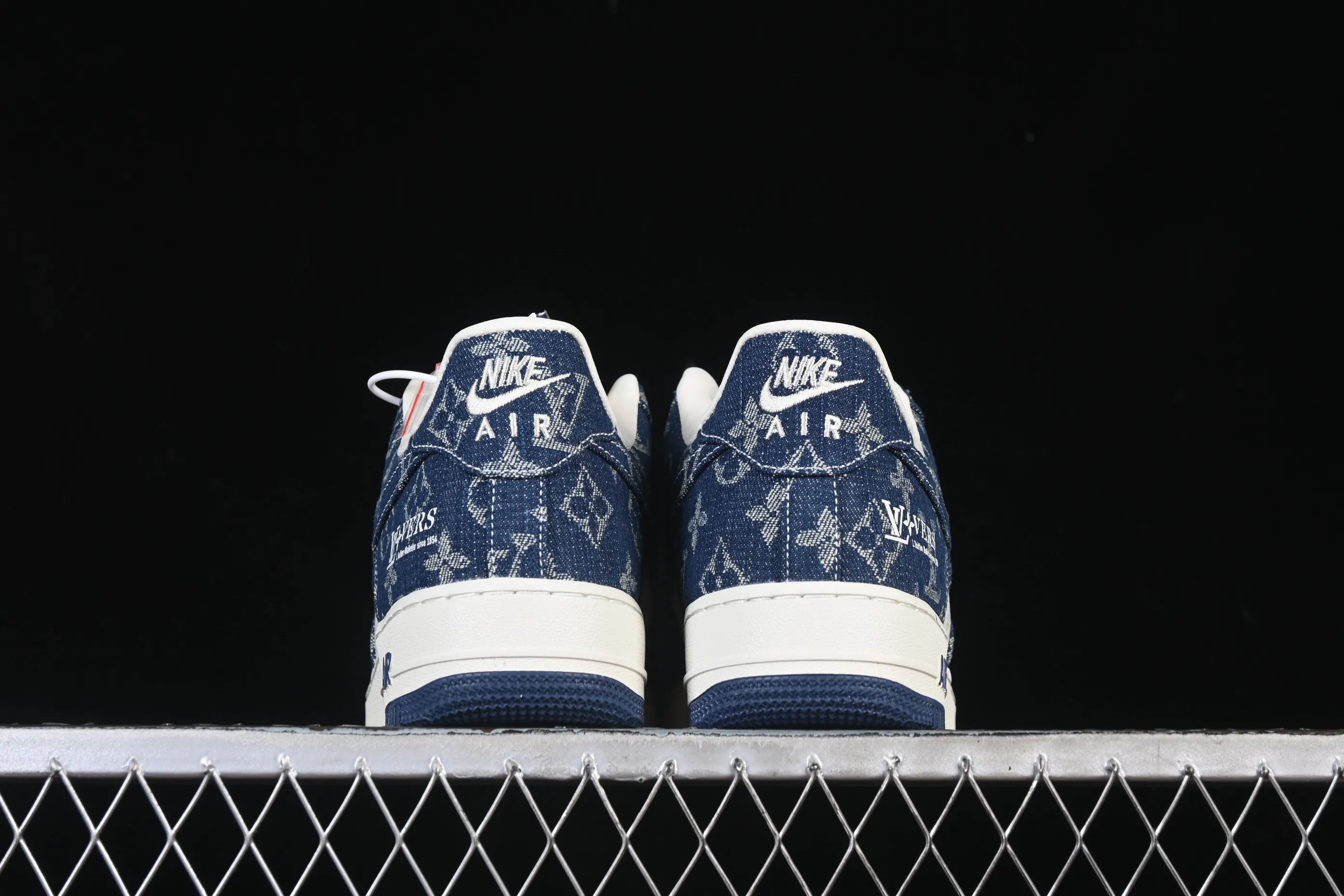 All categories Nk Air Force 1 Air Force series Nk Air Force 1 Low Air Force low-top Nike Air Force 1'07 Low LV joint white and blue Air Force 1 low-top casual sneakers YF9511-811